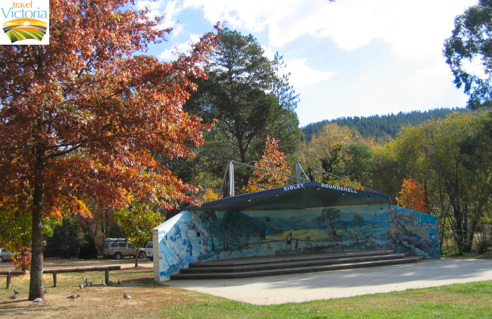 Bright - Sibley Soundshell, Howitt Park