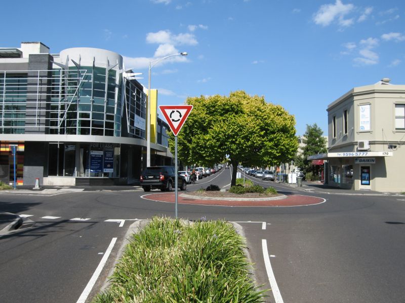 Brighton - Shops along Bay Street: View east along Bay St towards Cochrane St