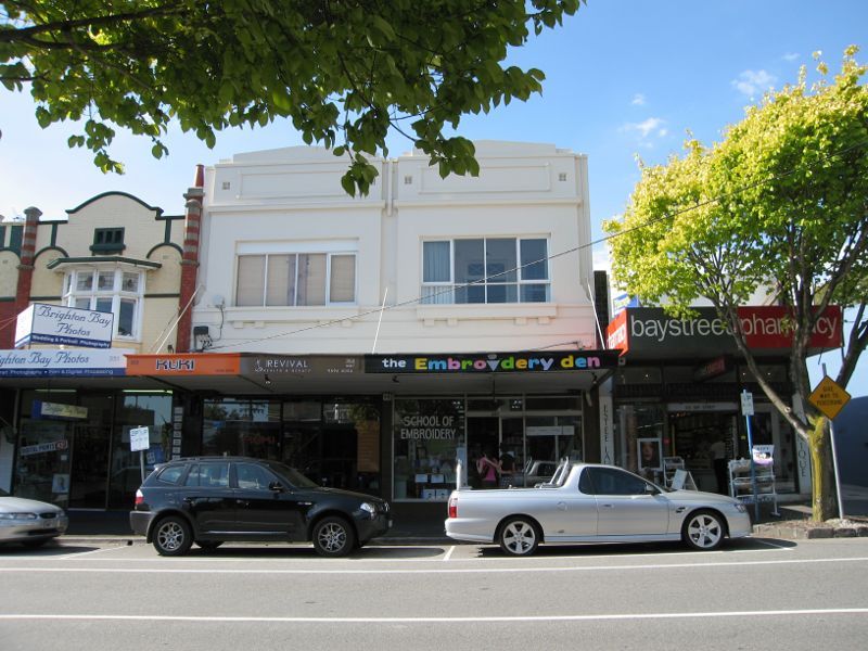 Brighton - Shops along Bay Street: Shops along north side of Bay St east of Willansby Av