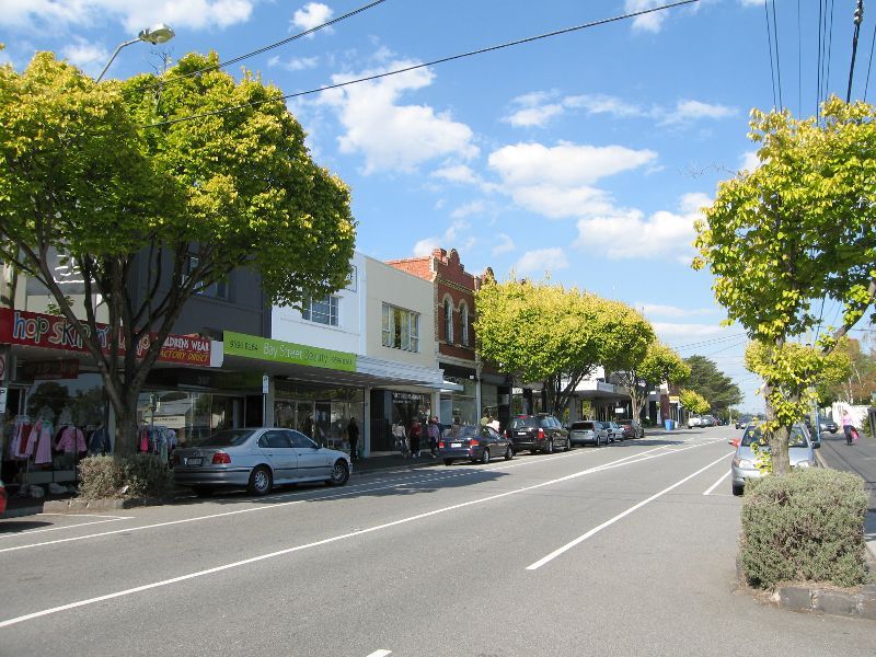Brighton - Shops along Bay Street: View east along Bay St towards Male St