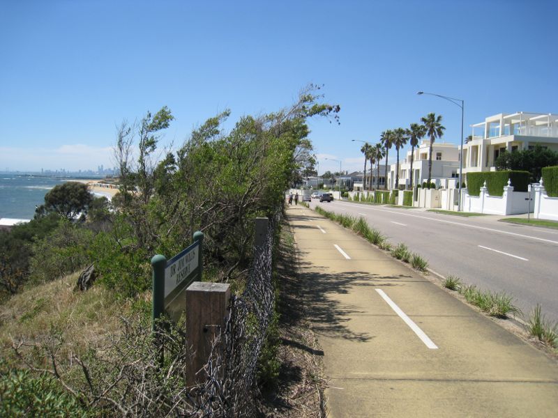 Brighton - Esplanade: View north along Esplanade north of Gould St