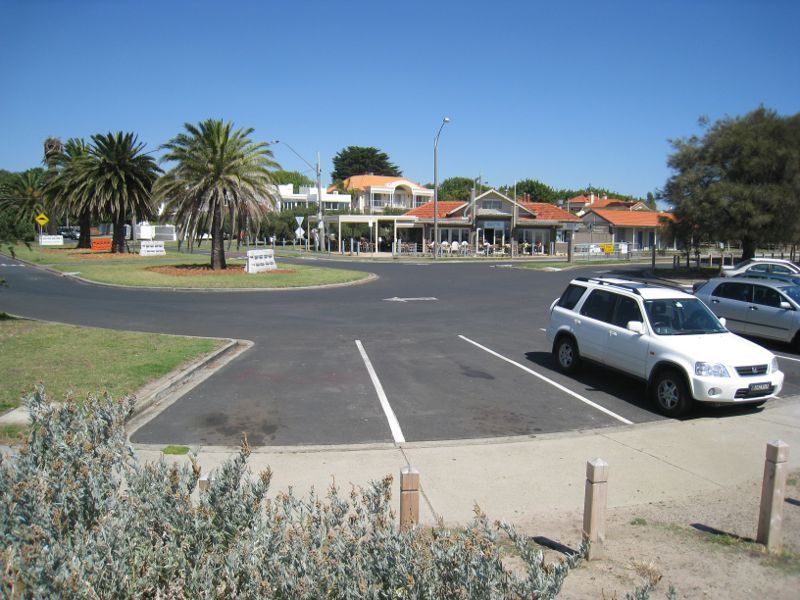 Brighton - Foreshore and beach at end of North Road: View east along North Rd towards North Point Cafe