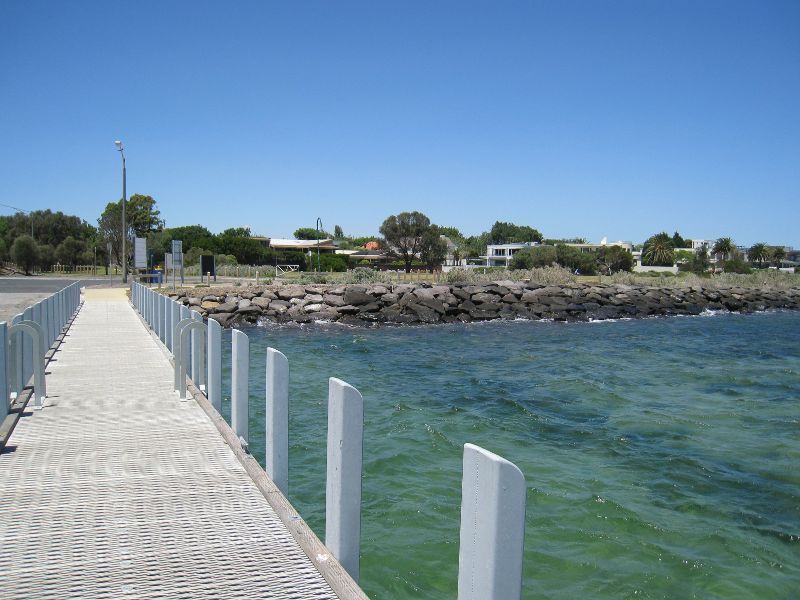 Brighton - Foreshore and beach at end of North Road: View along jetty back to the coast