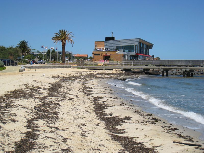 Brighton - Beach and coastline between North Road and Middle Brighton Pier: View south along beach towards Middle Brighton Pier
