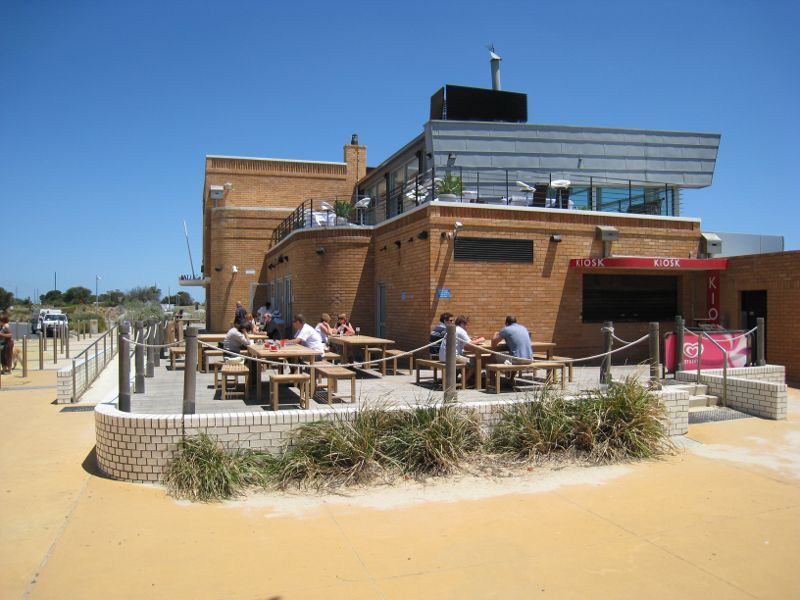 Brighton - Middle Brighton Baths: Kiosk, cafe and bar