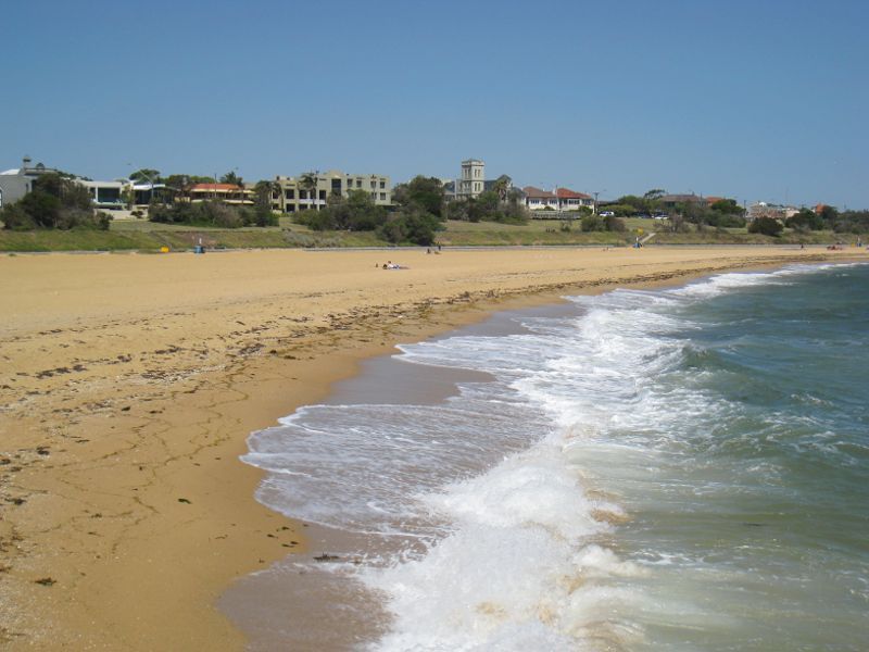 Brighton - Beach and coastline at Middle Brighton Beach: View south along beach