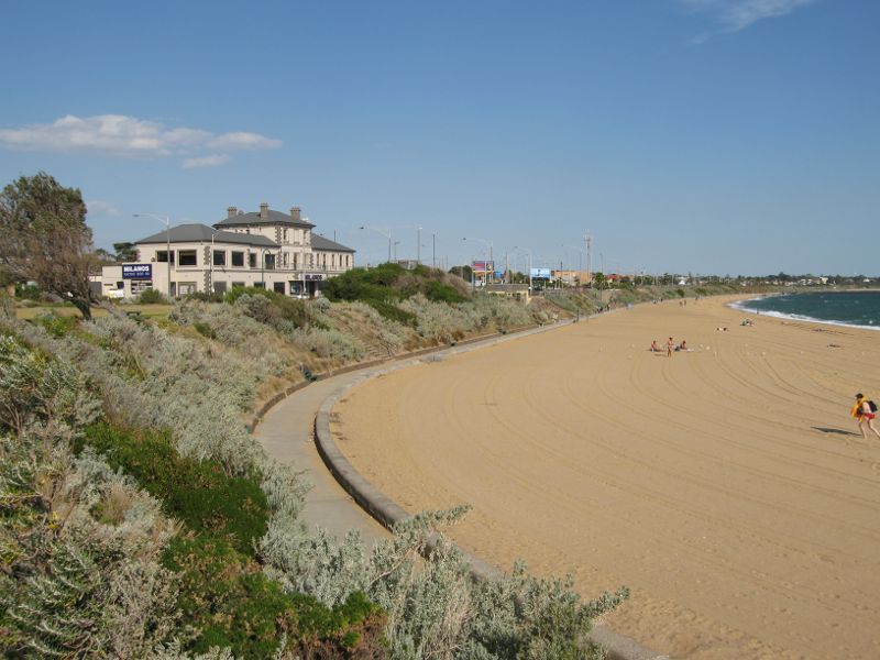 Brighton - Beach and coastline between Green Point and South Road: View south-east along foreshore and beach