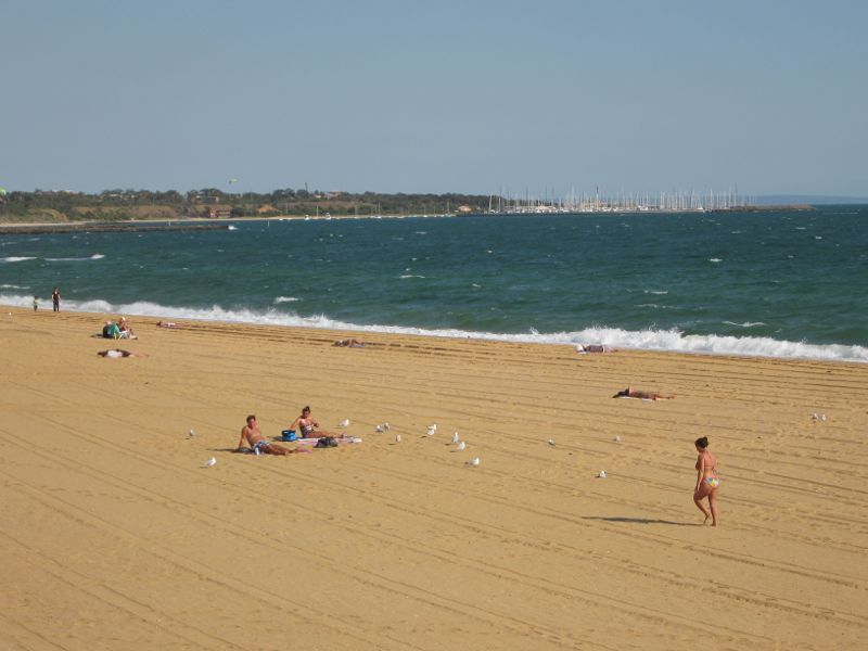 Brighton - Beach and coastline between Green Point and South Road: Southerly view across beach towards boat harbour at Sandringham