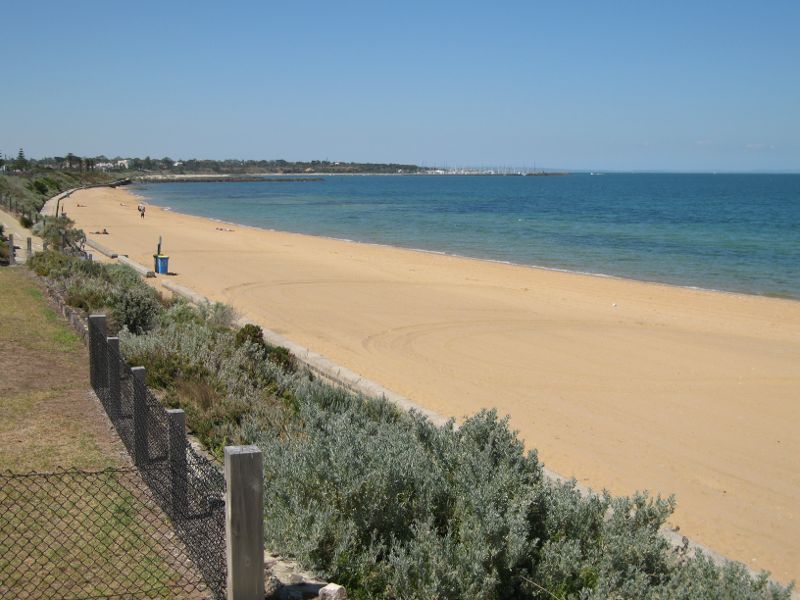 Brighton - Beach and coastline between Green Point and South Road: View south-east along beach near South Rd