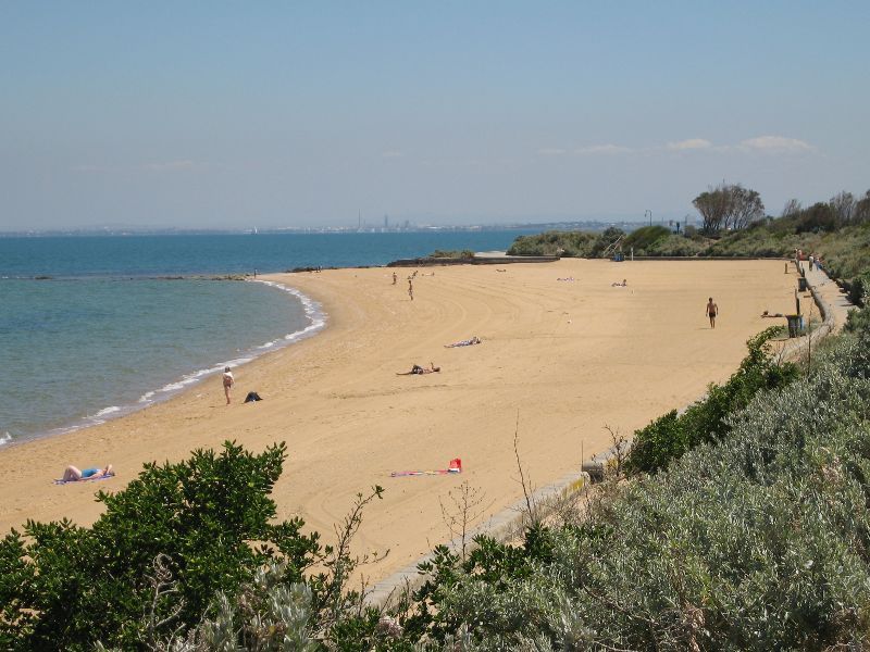 Brighton - Beach and coastline between South Road and New Street: View north-west along beach towards Green Point