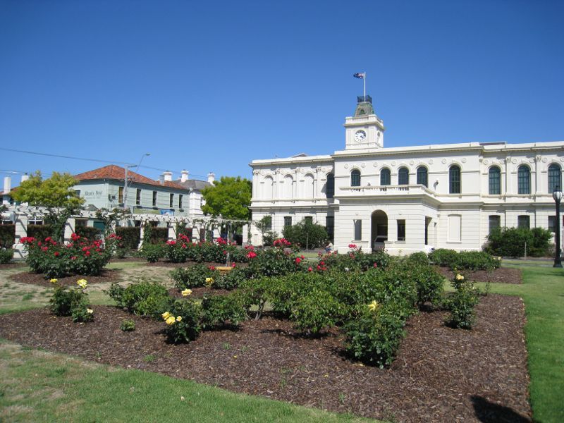 Brighton - Brighton Arts & Cultural Centre, corner Wilson Street and Carpenter Street: Rose garden