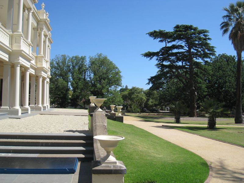 Brighton - Kamesburgh Gardens and mansion, North Road: Steps and garden at front of mansion