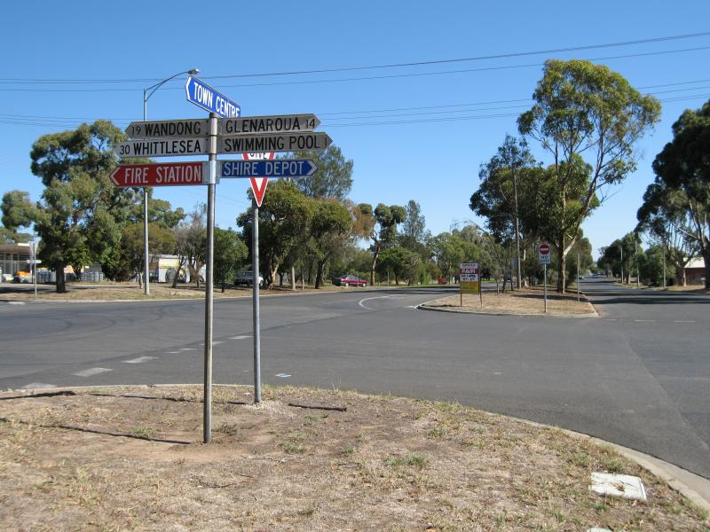 Broadford - Commercial centre and shops, High Street: View south-west along High St at Hamilton St
