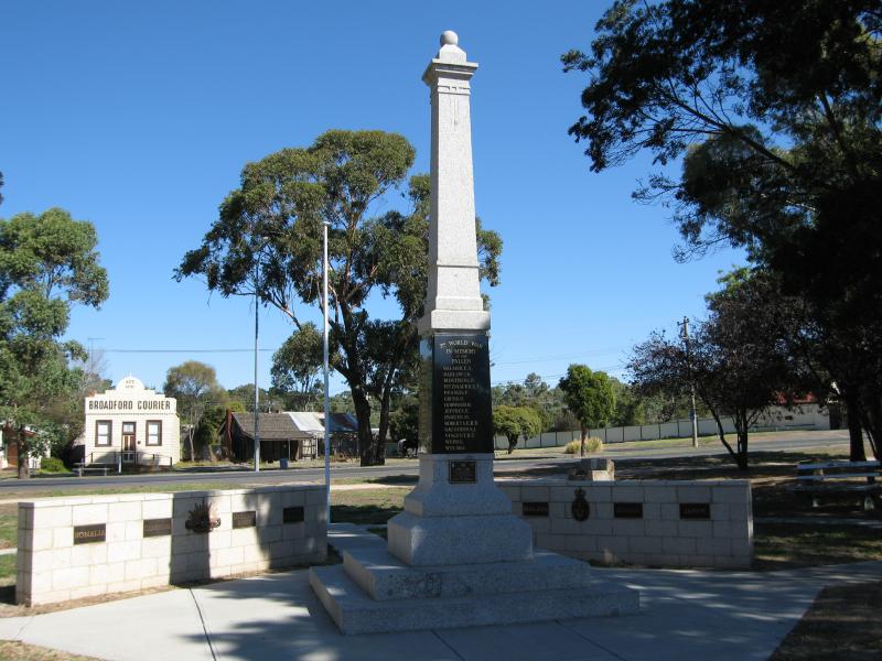 Broadford - North side of High Street between Murchison Street and Sunday Creek: War memorial, view south across High St