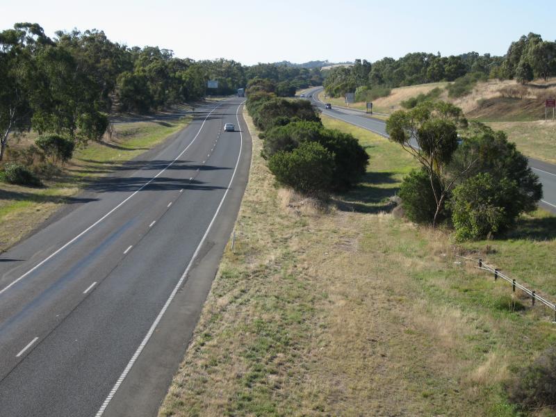 Broadford - Hume Freeway at Broadford-Kilmore Road overpass: View north along Hume Fwy