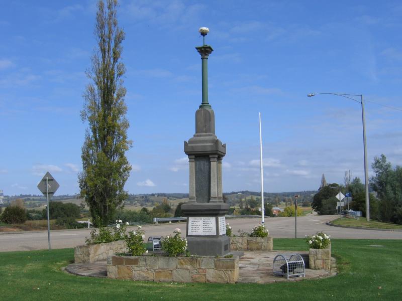 Bruthen - Commercial centre and shops, Great Alpine Road: War memorial, view west along Great Alpine Rd at Church St