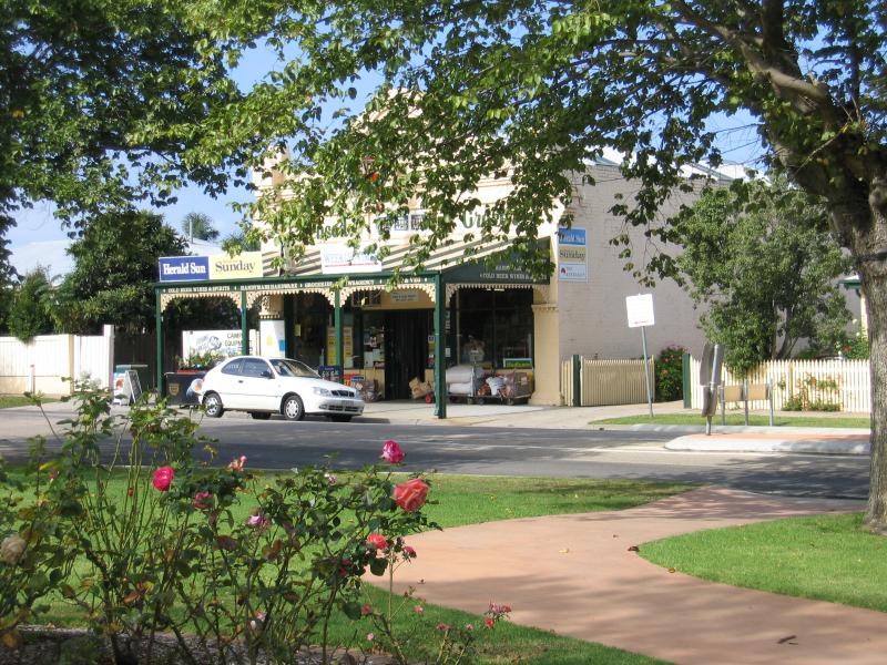 Bruthen photos Travel Victoria & visitor guide