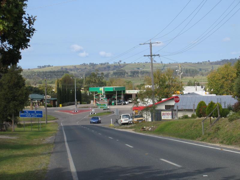 Bruthen - Outskirts of Bruthen: View south along Great Alpine Rd towards Nowa Nowa Rd
