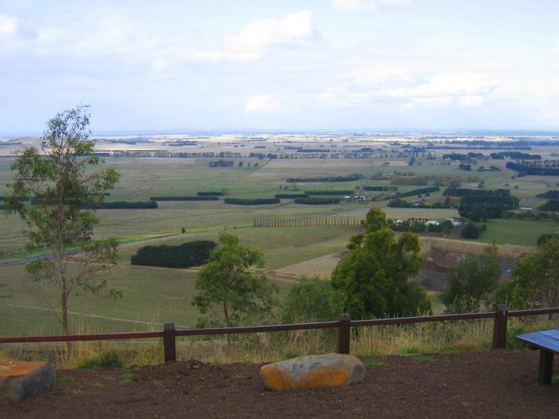 Camperdown - View from Mt Leura lookout: Easterly view