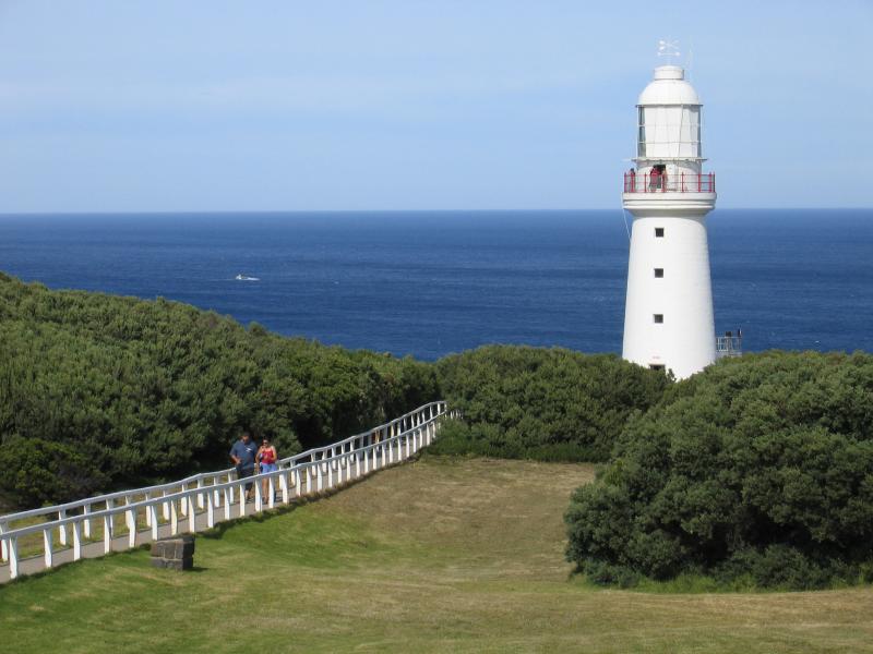 Cape Otway - Cape Otway Lightstation: Path between cafe and lighthouse