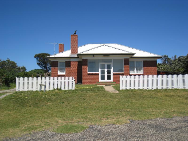 Cape Schanck - Cape Schanck Lighthouse Reserve, end of Cape Schanck Road: Red Lighthouse Keeper's cottage