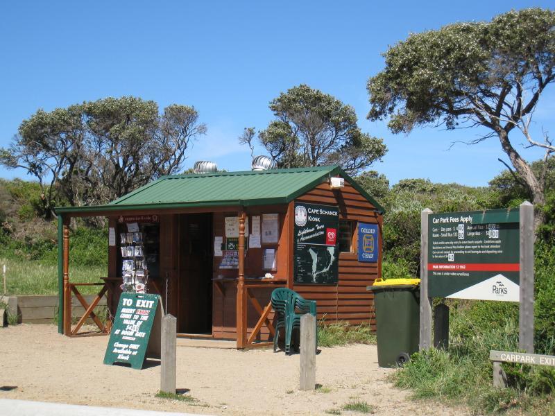 Cape Schanck - Walking tracks and lookouts around car park at end of Cape Schanck Road: Kiosk at car park