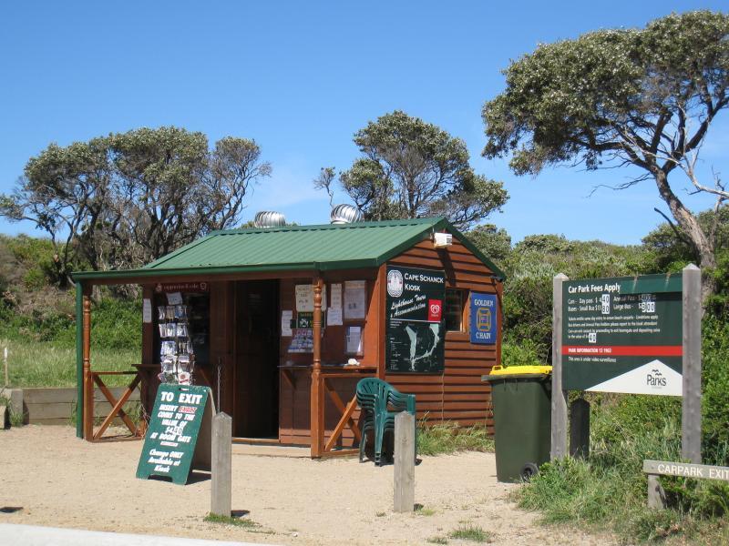 Cape Schanck - Walking tracks and lookouts around car park at end of Cape Schanck Road - Kiosk at car park