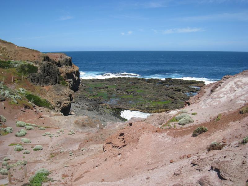 Cape Schanck - Cape Schanck Boardwalk: View west from boardwalk