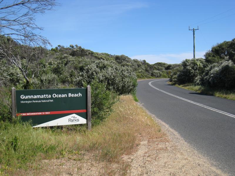 Cape Schanck - Gunnamatta Beach, section where Truemans Road meets the coast: View south along Truemans Rd approaching coast