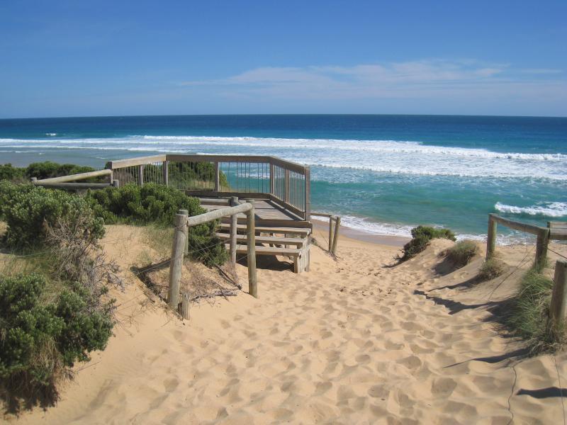 Cape Schanck - Gunnamatta Beach, section at very end of Truemans Road: Viewing platform