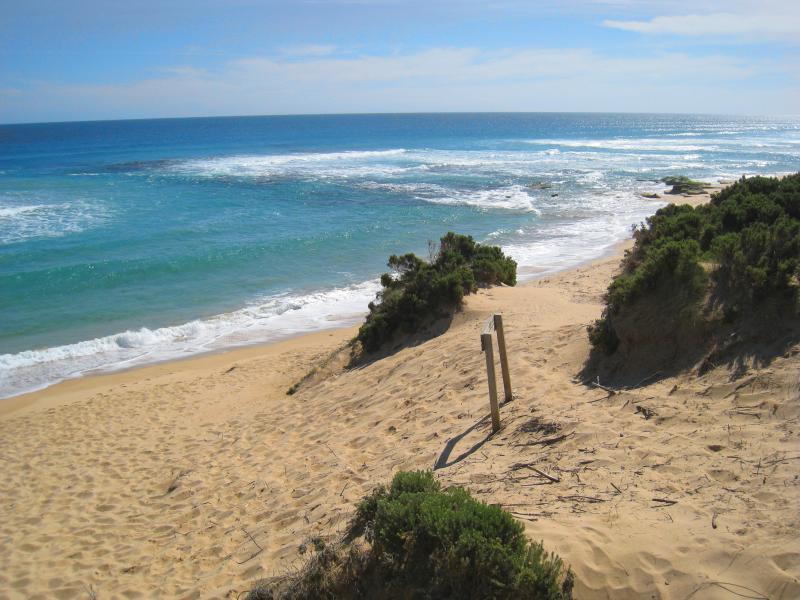 Cape Schanck - Gunnamatta Beach, section at very end of Truemans Road: View north-west across beach from viewing platform