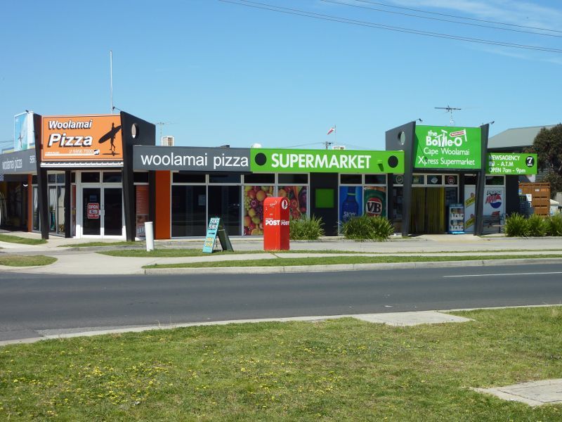 Cape Woolamai - Shops and commercial centre, Vista Place: Shops fronting Woolamai Beach Rd at Vista Pl