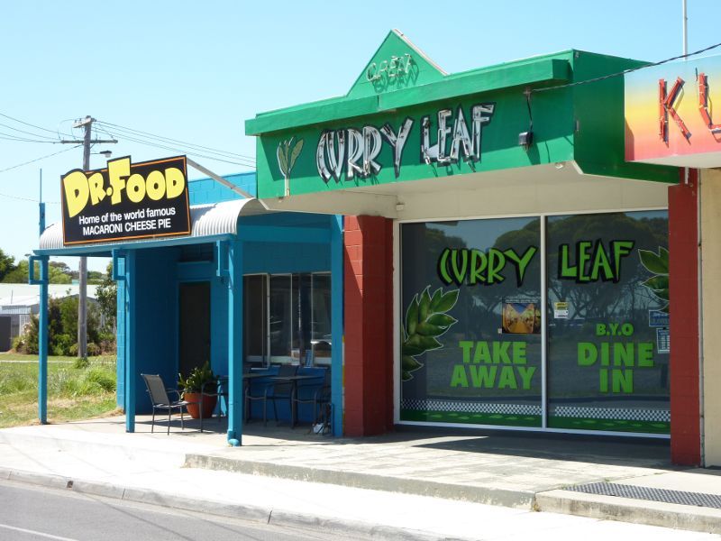 Cape Woolamai - Shops and commercial centre, Vista Place: Shops near eastern end of Vista Pl