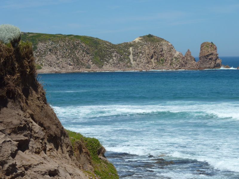Cape Woolamai - Magic Lands Beach, north of The Pinnacles: Southerly view towards The Pinnacles
