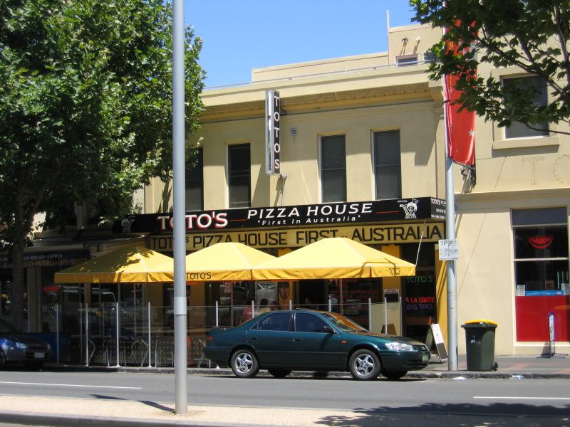 Carlton - Lygon Street, commercial centre and restaurants: Toto's Pizza House, Lygon St just north of Queensberry St