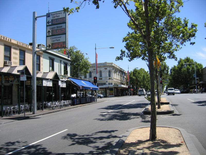 Carlton - Lygon Street, commercial centre and restaurants: View north along Lygon St towards Grattan St