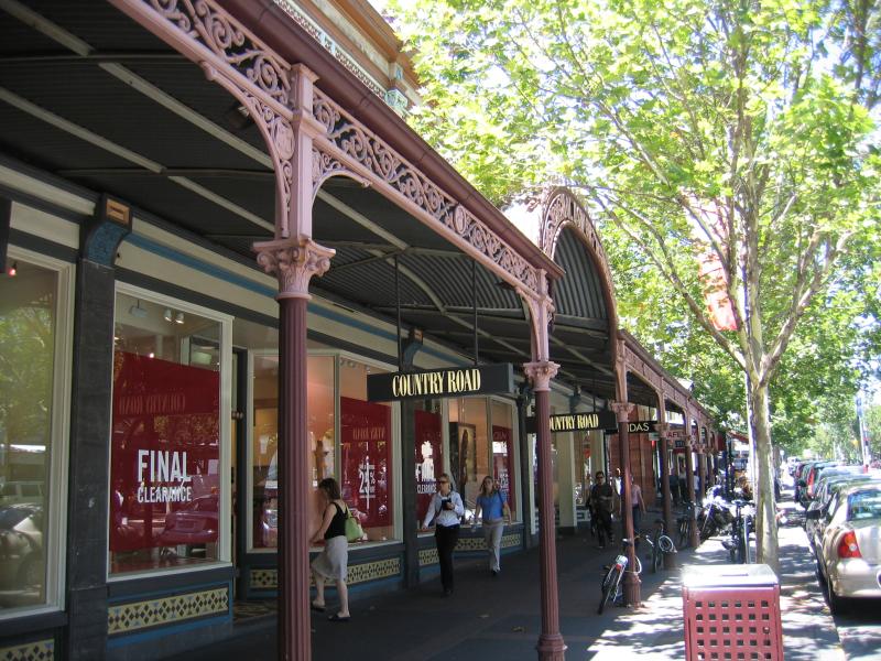 Carlton - Lygon Street, commercial centre and restaurants: Fashion outlets, Lygon St between Faraday St and Elgin St
