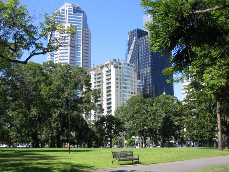 Carlton - Carlton Gardens: View south across gardens towards buildings on Victoria St
