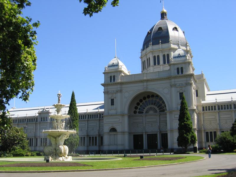Carlton - Exhibition Building, Carlton Gardens: Southern entrance and fountain