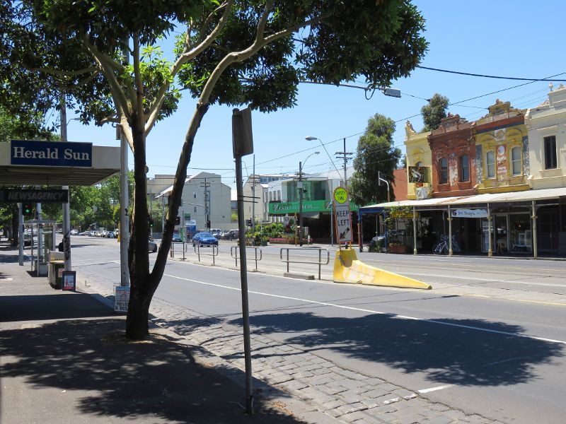 Carlton - Lygon Street, Carlton North: View north along Lygon St towards Pigdon St