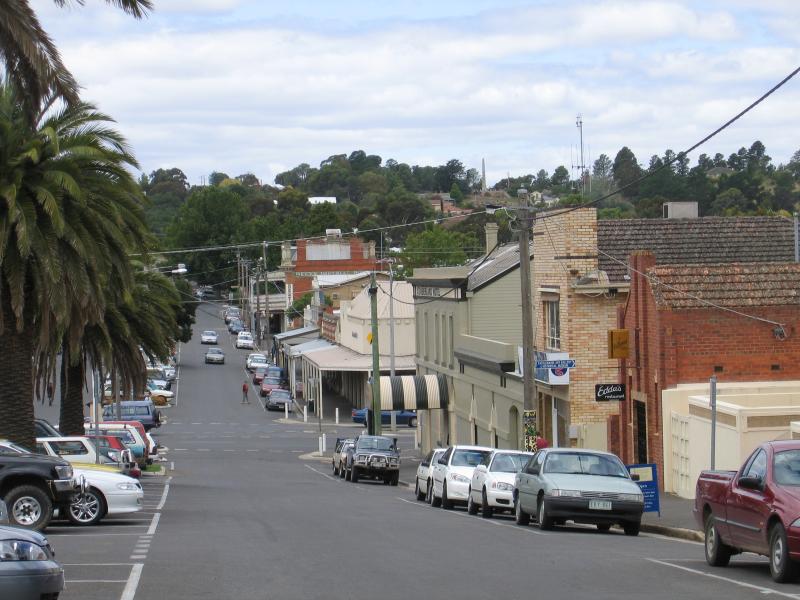 Castlemaine - Shops and commercial centre along Barker, Mostyn and Lyttleton Streets: View east along Lyttleton St towards Barker St