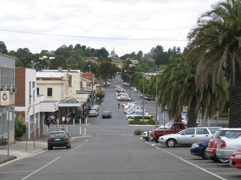 Castlemaine - Shops and commercial centre along Barker, Mostyn and Lyttleton Streets: View east along Mostyn St towards Barker St
