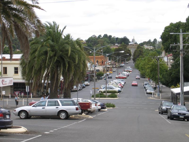 Castlemaine - Shops and commercial centre along Barker, Mostyn and Lyttleton Streets: View east along Mostyn St towards Barker St
