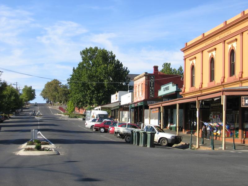 Castlemaine - Shops and commercial centre along Barker, Mostyn and Lyttleton Streets: View north along Hargraves St at Mostyn St