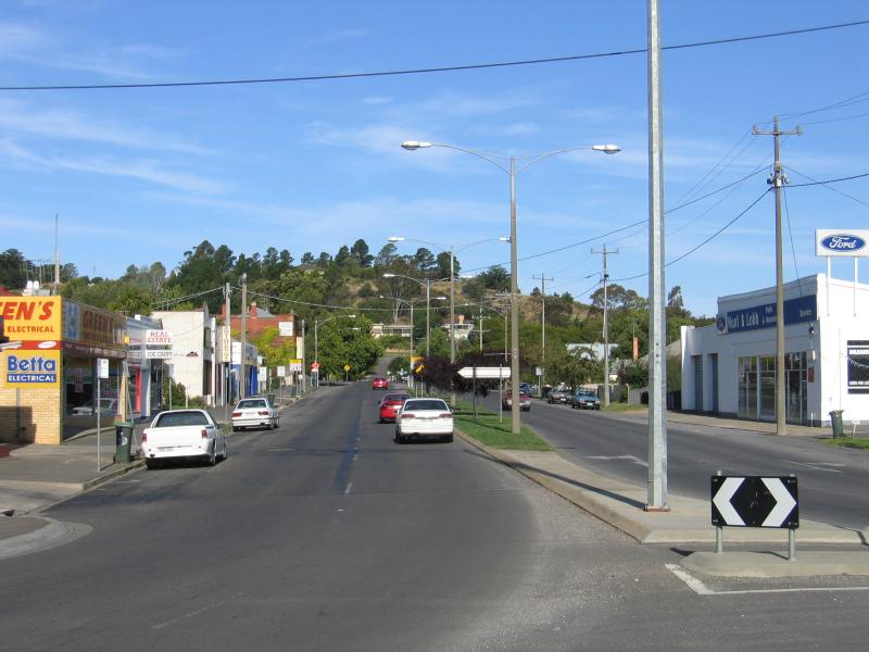 Castlemaine - Shops and commercial centre along Barker, Mostyn and Lyttleton Streets: View east along Forest St at Hargraves St
