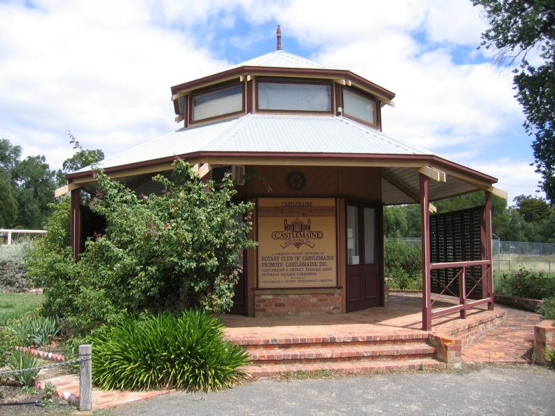 Castlemaine - Around Castlemaine and outskirts: Rotary Club building, Pyrenees Hwy between Andrew St and Forest St