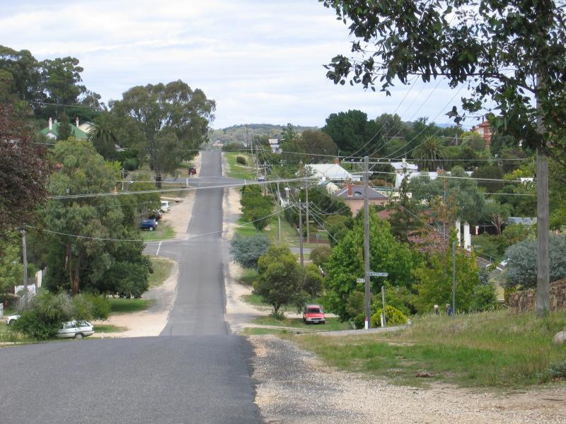 Castlemaine - Around Castlemaine and outskirts: View south along Urquhart St towards Bull St