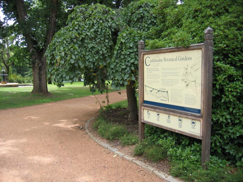 Castlemaine - Castlemaine Botanical Gardens: Sign at entrance