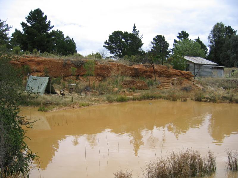 Castlemaine - Forest Creek Historic Gold Diggings, Pyrenees Highway: Lake