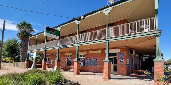 Cricket Club Hotel, Charlton